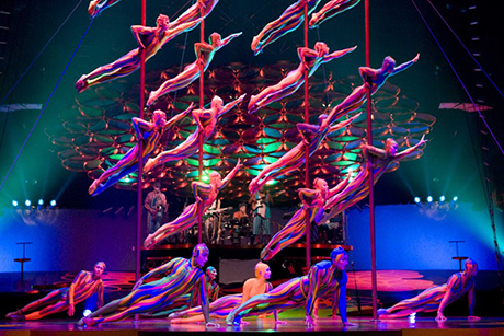O Cirque Du Soleil se utiliza da Lei Rouanet nas apresentações no Brasil, porém oferece recursos de acessibilidade abaixo do necessário