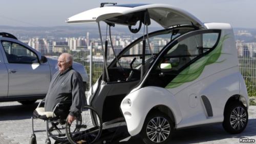 REHACARE mostra as últimas inovações no domínio da mobilidade, como Elbee, um veículo pode ser conduzido sem sair da cadeira, uma das grandes inovações deste ano