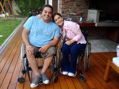 Jorge Triaca (ministro do trabalho) e Gabriela Michetti (vice-presidente) são esperança por uma acessibilidade melhor na Argentina